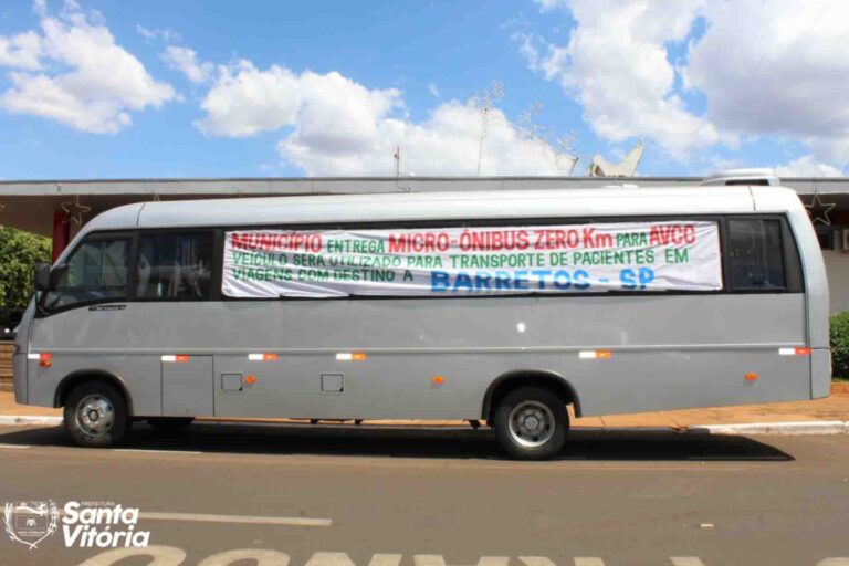 Prefeitura adquire micro-ônibus para transporte de pacientes assistidos pela AVCC