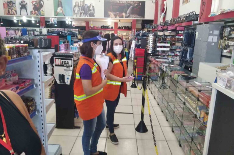 Ação conjunta de fiscalização interrompe funcionamento irregular de loja no Centro de Ituiutaba