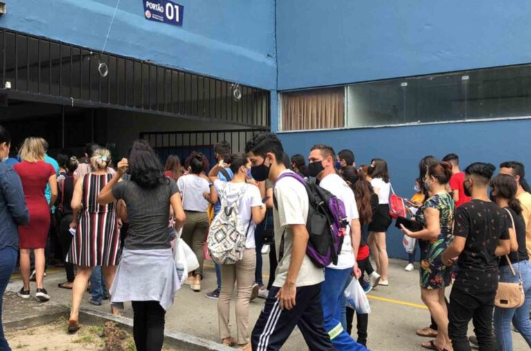 Reaplicação do Enem 2020 tem abstenção de 72%