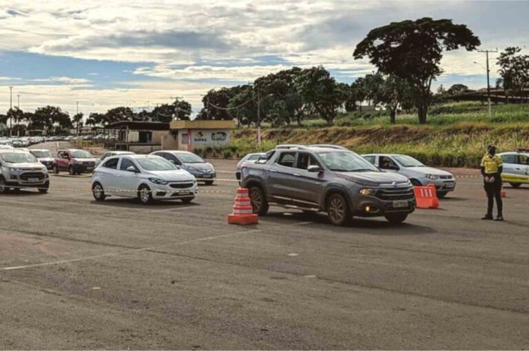Drive-thru de Vacinação é encerrado na quinta (11) após esgotamento das doses