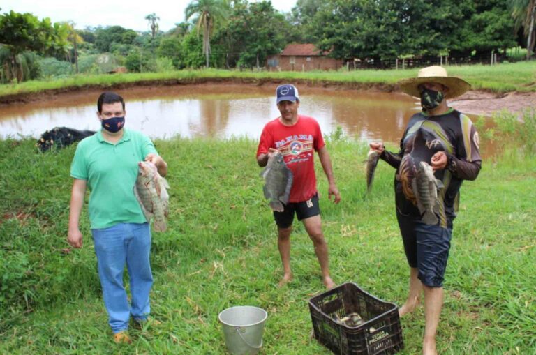 Equipe da Secretaria de Meio Ambiente e Pesca acompanha Projeto de Criação Confinada de Tilápia