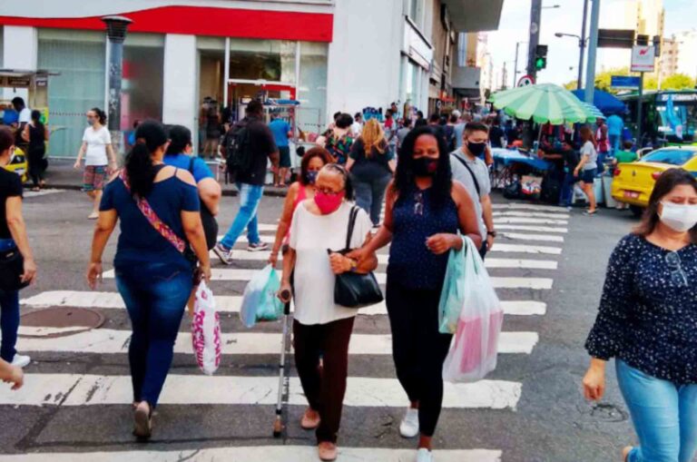 Desemprego recua para 13,9% no 4º trimestre, mas taxa média do ano é a maior desde 2012