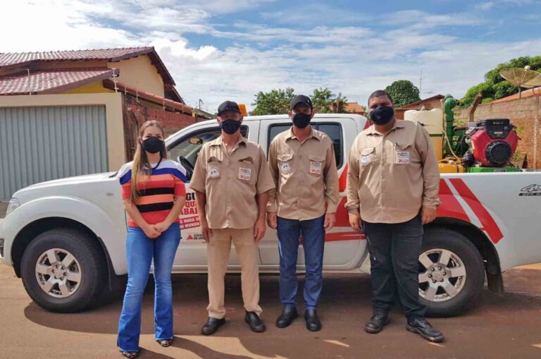 Veículo fumacê complementa ações de combate ao mosquito Aedes aegypti em Santa Vitória