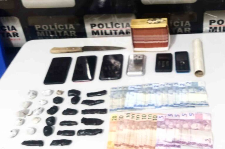 POLÍCIA MILITAR PRENDE TRÊS AUTORES E APREENDE 28 PORÇÕES DE MACONHA EM SANTA VITÓRIA