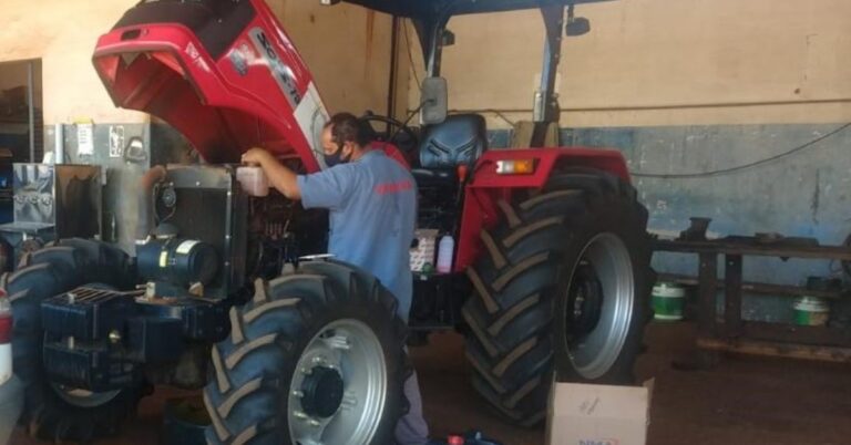 Prefeitura realiza a revisão e a manutenção das máquinas e implementos agrícolas