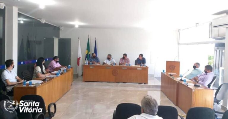 Projeto de Lei do Executivo para aquisição de máquinas e execução de obras de infraestrutura em Santa Vitória é aprovado pelo Legislativo Municipal