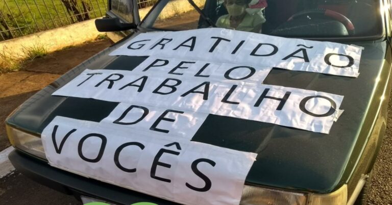 TIJUCANA FAZ HOMENAGEM À EQUIPE DE VACINAÇÃO EM ITUIUTABA
