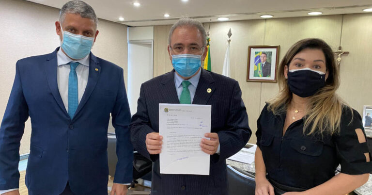 Prefeita Leandra se reúne com ministro da Saúde e solicita 10.630 frascos do Kit Intubação para hospitais de Ituiutaba