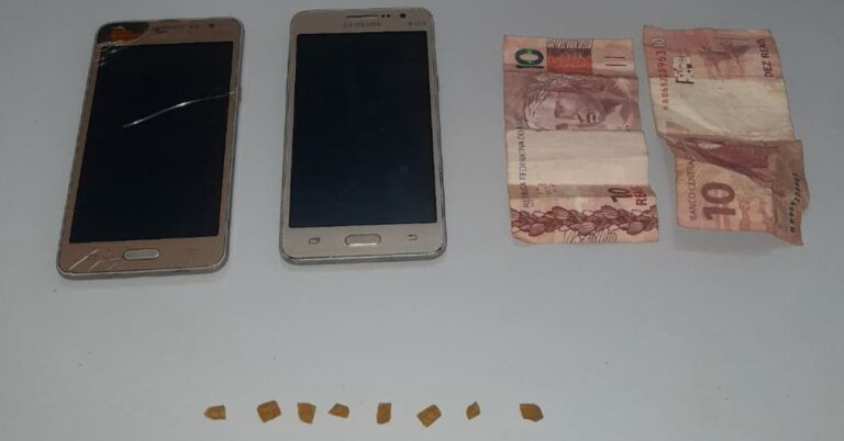 POLÍCIA MILITAR APREENDE CRACK NO BAIRRO NOVA ITUIUTABA