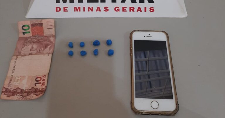 POLÍCIA MILITAR APREENDE CRACK NO BAIRRO INDEPENDÊNCIA EM ITUIUTABA