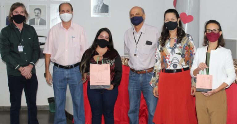 Secretarias Municipais de Administração e de Governo elaboraram vídeo em homenagem às mães que trabalham no Paço Municipal