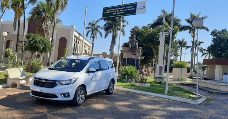 Prefeitura recebe veículo para atendimento no Social
