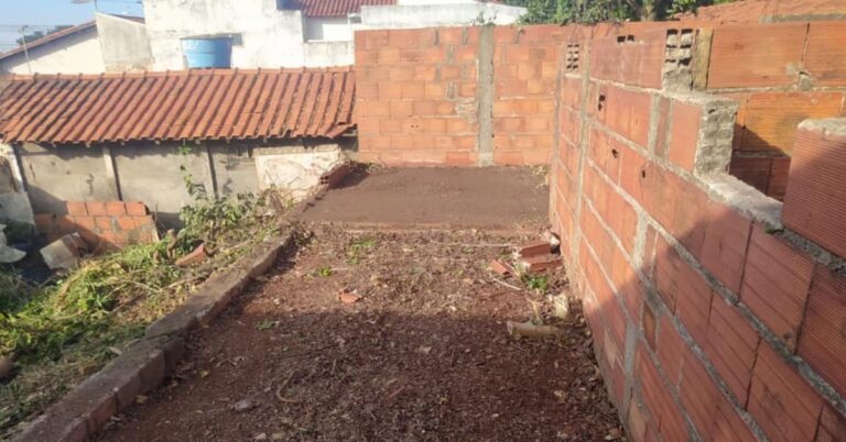 Equipes da prefeitura de Ituiutaba trabalhando
