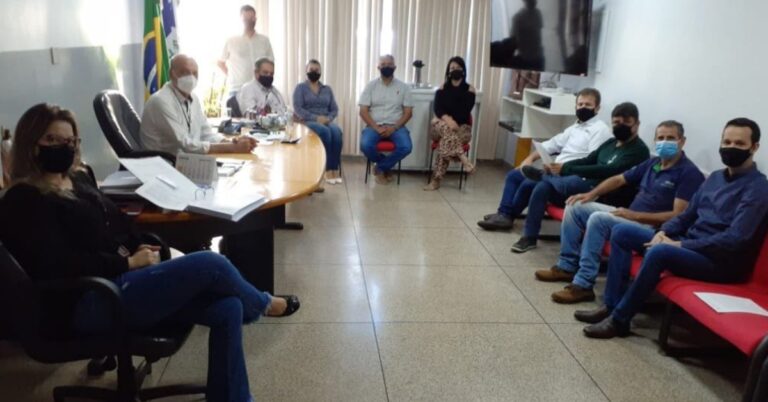 Gestor municipal reuniu com representantes das empresas Safra Soluções Ambientais e CMAA