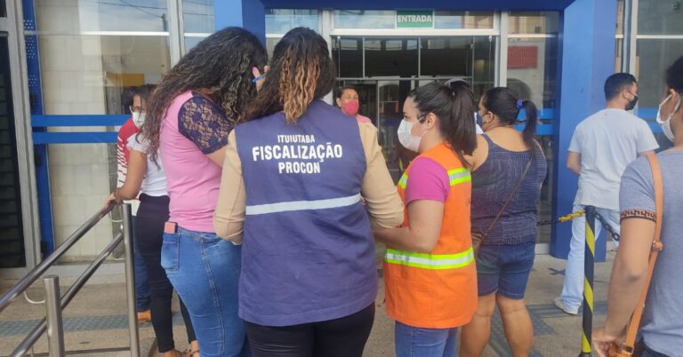 Procon e Central de Fiscalização Covid-19 realizam ação conjunta contra aglomerações nos bancos
