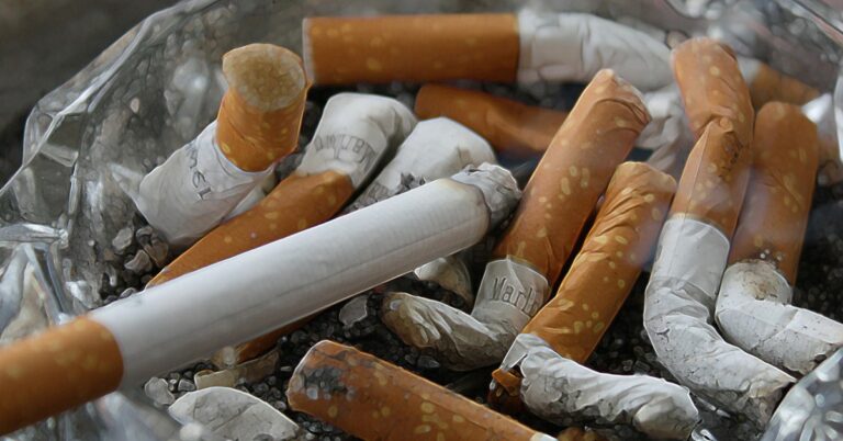 49% dos cigarros comercializados no Brasil são ilegais