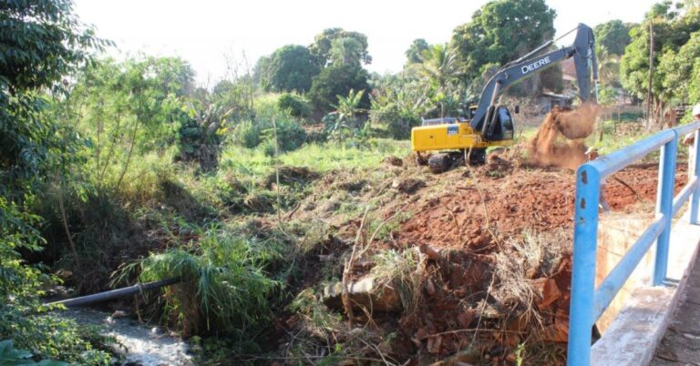 Prefeitura dá início às obras de canalização do Córrego Santa Vitória