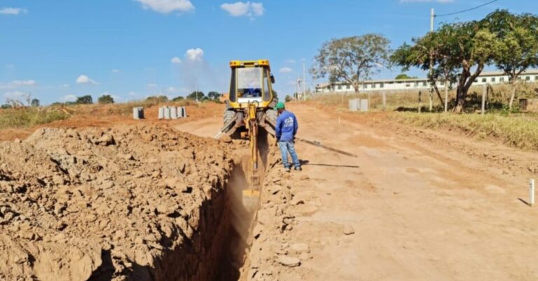 Prefeitura executa obras de rede pluvial no bairro Brasil