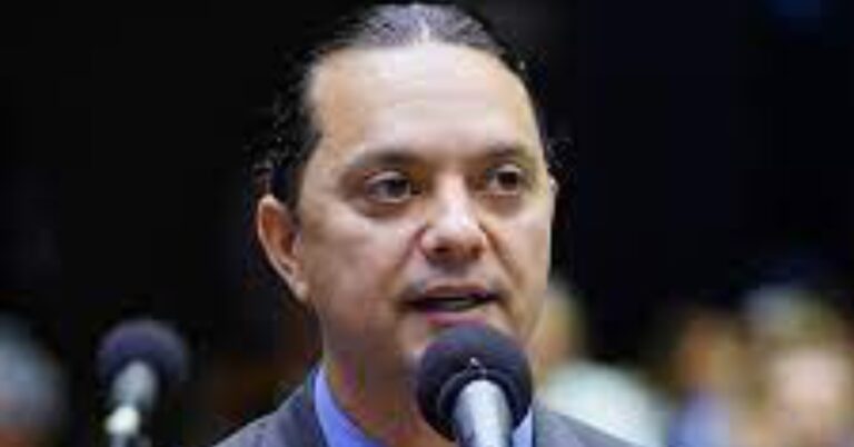 CDC aprova projeto do dep. Weliton Prado que obriga a instalação de Procons nos Aeroportos