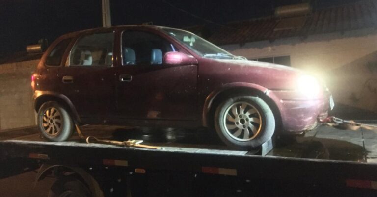 POLÍCIA MILITAR RECUPERA EM ITUIUTABA CARRO FURTADO EM UBERLÂNDIA
