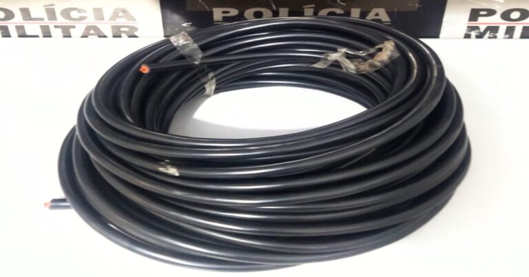 POLÍCIA MILITAR CONDUZ AUTOR DE FURTO E RECUPERA MATERIAL EM SANTA VITÓRIA