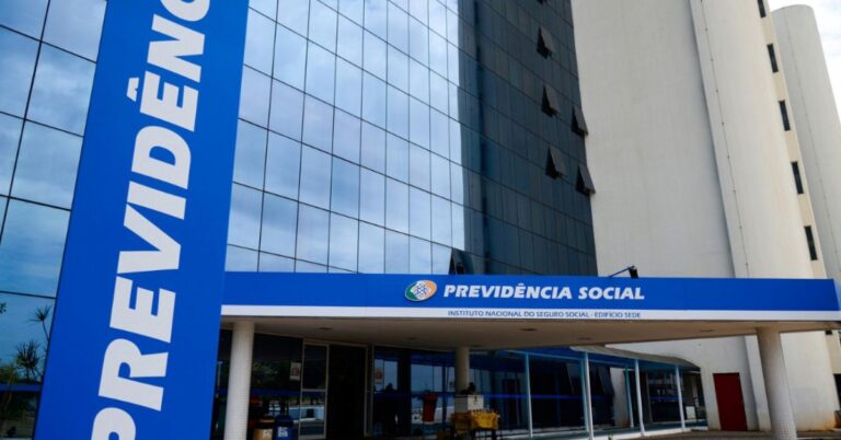 Fila do INSS passa de 1,8 milhão de pedidos
