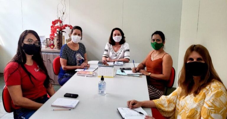 Secretária de Desenvolvimento Social reúne com coordenadoras para discutir retorno das aulas presenciais do Projeto Aprendendo a Crescer
