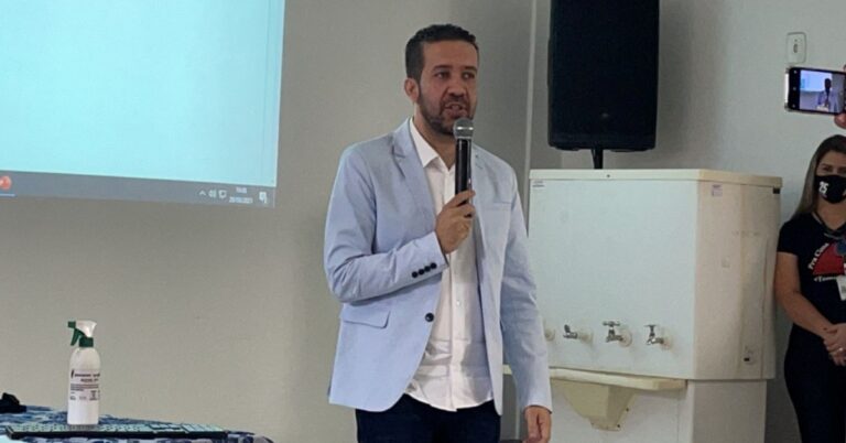 Deputado Federal André Janones visita HSJ e anuncia verba de 1 milhão para o hospital
