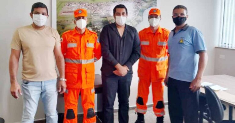 Bombeiros visitam Cachoeira Dourada para buscar a regularização de importantes conquistas para o município