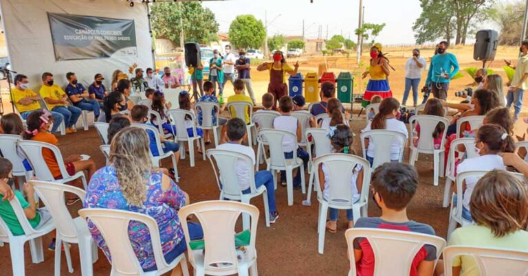 Canápolis – Ação conjunta realiza projeto ‘Educação em prol do Meio Ambiente’