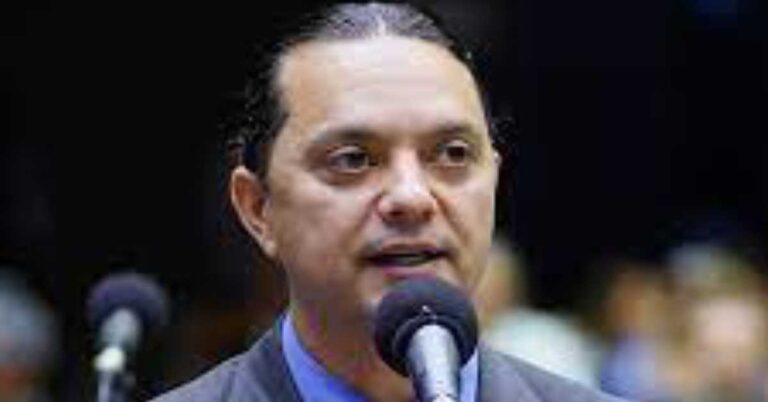 Ministro confirma ao Dep. Weliton Prado prioridade na contratação de projeto para pavimentação dos 12 km da BR-364, entre Gurinhatã e Campina Verde