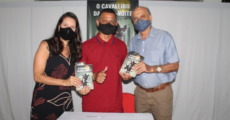 Sessão de autógrafos marca lançamento do sexto livro do escritor Márcio José