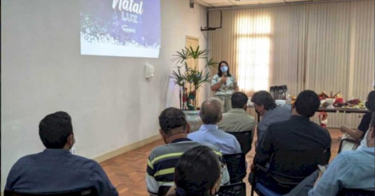 Campanha Natal Luz apresentada aos comerciantes em Manhuaçu