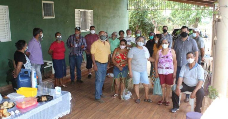 Troca de mudas e sementes no reencontro de ex-alunos do curso de plantas medicinais com apoio do Meio Ambiente de Santa Vitória