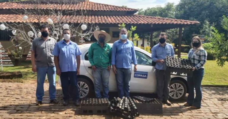 COPASA doa cinco mil tubetes para a Prefeitura de Santa Vitória