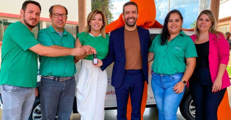 Centro Social Leão XIII recebe veículo zero km para uso geral da instituição