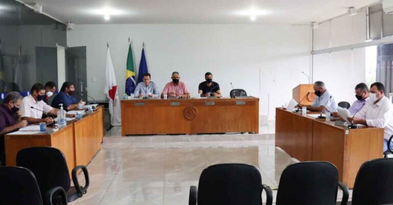 Câmara Municipal de Santa Vitória realiza 22ª Reunião Ordinária
