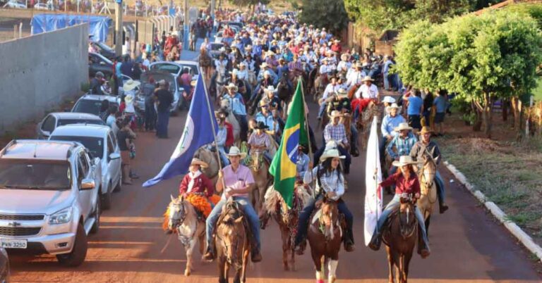 Vereadores participam da 14ª Cavalgada de Perdilândia a Santa Vitória 2022