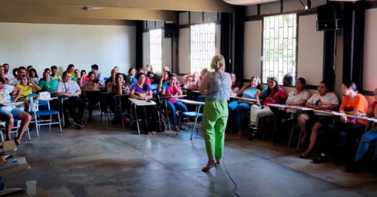 Oficina do Projeto Movimento na Rede de Atenção à Saúde Materno Infantil é realizada em Ituiutaba