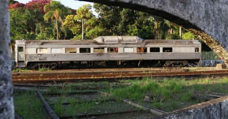 Vagão do “Trem de Prata” está abandonado em Juiz de Fora