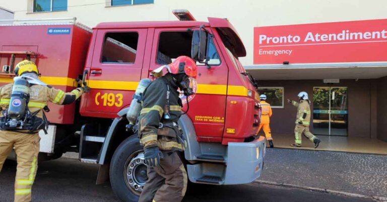 BOMBEIROS REALIZAM SIMULADO DE INCÊNDIO EM HOSPITAL NO CENTRO DE ITUIUTABA