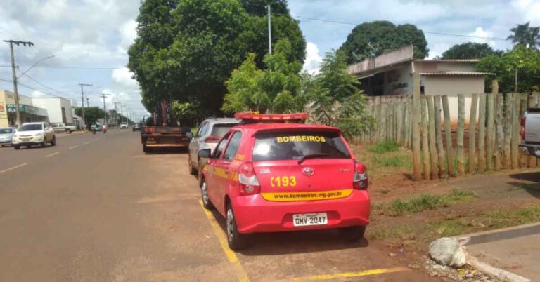 Bombeiros realizam vistoria em canteiro de obras