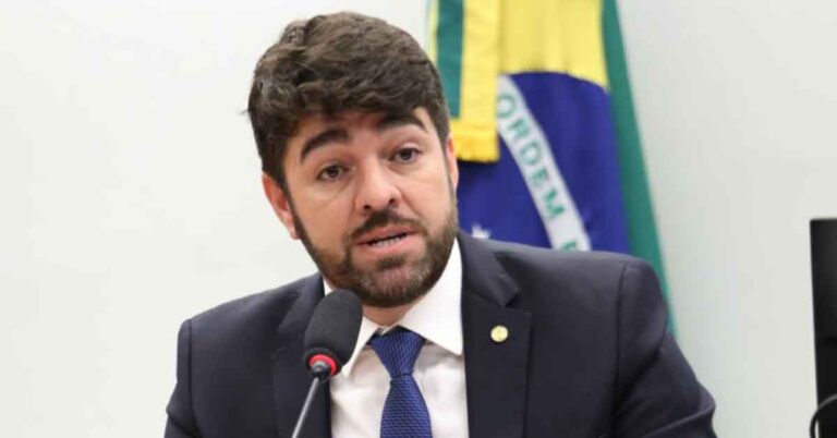 Após viabilizar recurso, deputado Zé Vitor cobra asfalto e manutenção nos 12 km da BR-364