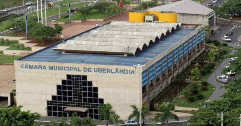 Salários de vereadores de Uberlândia têm aumento