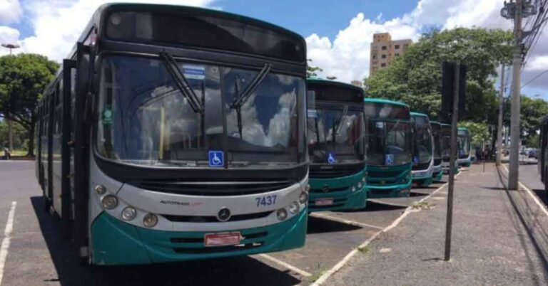 Ônibus do transporte público autuados em Uberlândia