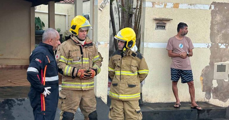 Incêndio em residência deixa vítima ferida, bombeiros foram acionados