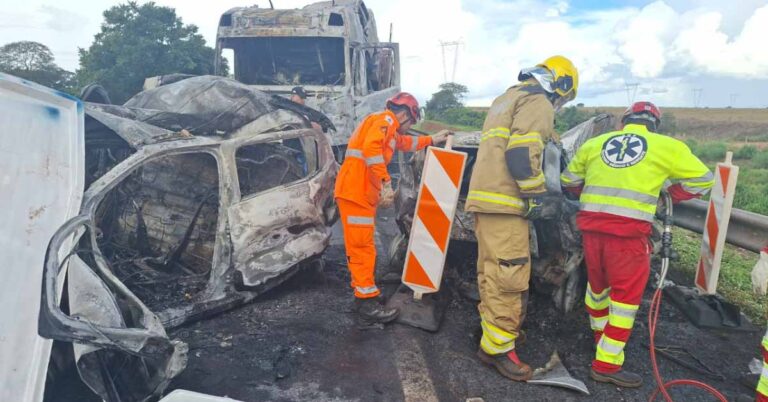 Atualização do número de vítimas no acidente da BR 365 em Chaveslândia