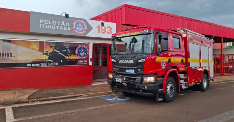 Corpo de Bombeiros de Ituiutaba recebe novo caminhão para combate a incêndios