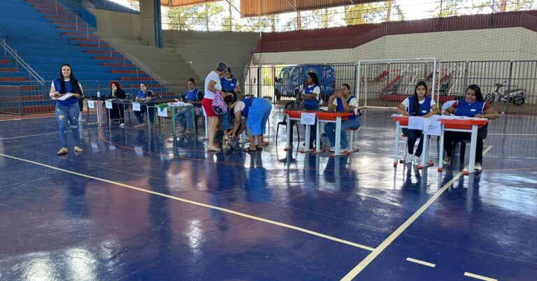 Coleta de medidas para a produção de uniformes escolares está em andamento