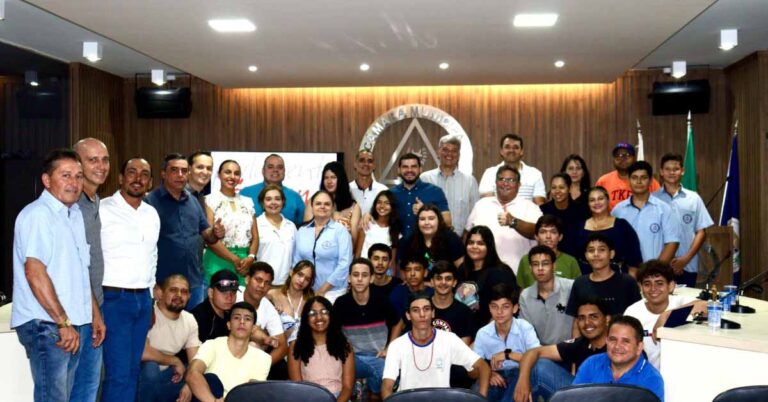 Parlamento Jovem 2025 é Lançado na Câmara Municipal de Santa Vitória